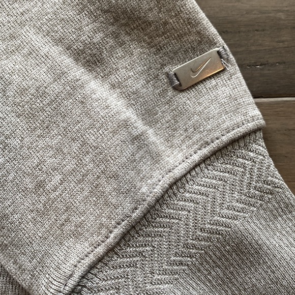 Nike dry fit golf hoodie NWT - Picture 4 of 7